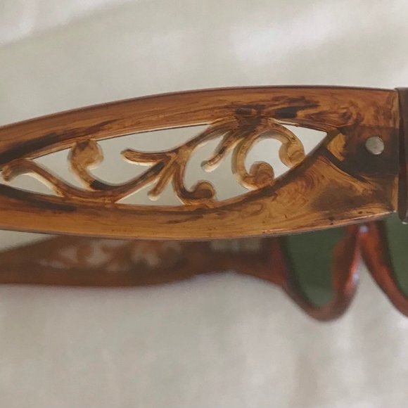 1950s Faux Tortoise Shell Carved Sunglasses w/ Green Lenses - Pin Up Sunglasses - Picture 3 of 5